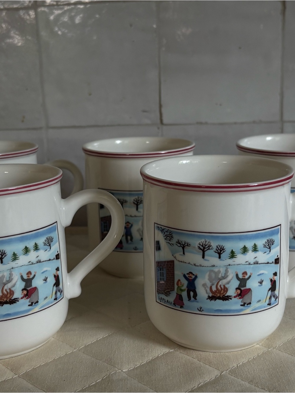 5 Villeroy & Boch Naïf Christmas Winter Village with Bonfire Mugs Never Used